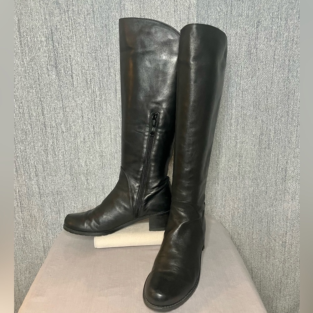 Stuart Weitzman 50-50 bold iconic knee high boots, size 7 like new